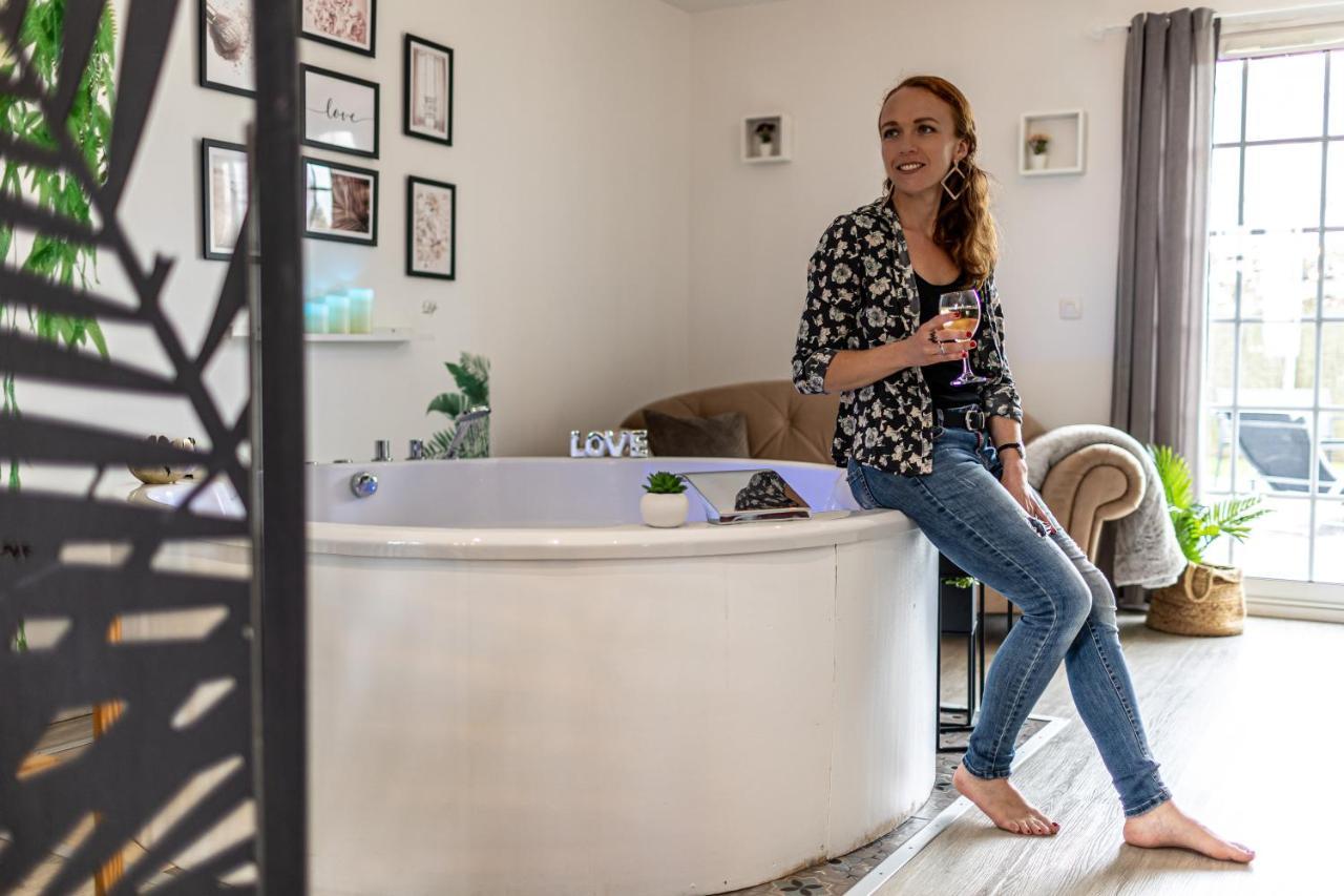 Suite L'Echappee - Maison Romantique - Spa & Sauna Privatif- Pole Dance - Lit Rond Avec Miroir Au Plafond Pezarches Exterior foto
